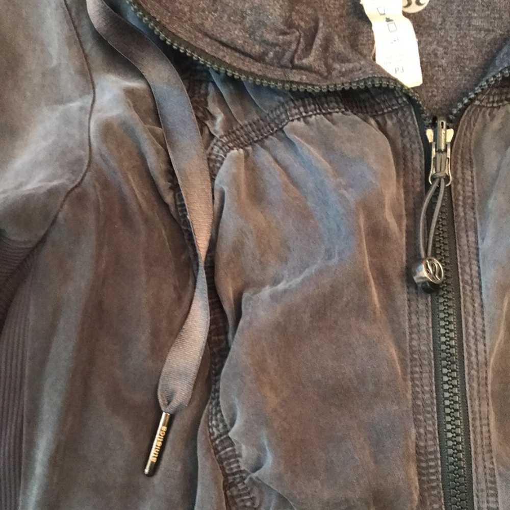Extremely RARE Lululemon reversible full zip - Picture 7 of 10